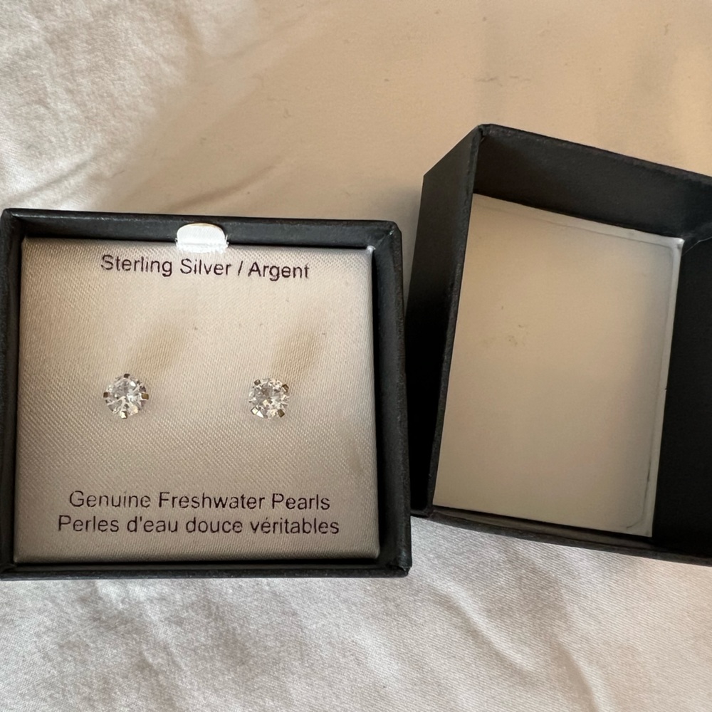 Silver earings new